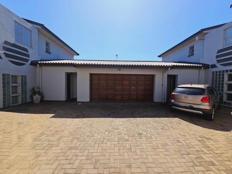 5 Bedroom Property for Sale in Jeffreys Bay Eastern Cape